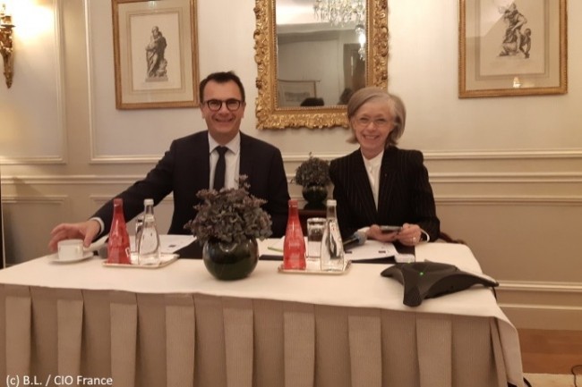 Brigitte Bouquot, présidente de l’AMRAE (à droite), et Philippe Cotelle, administrateur et président de la commission Système d’Information de l’AMRAE, ont commenté le guide.