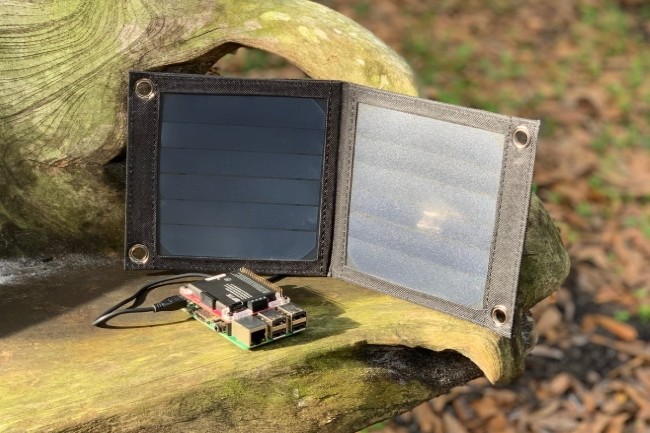 Un des projets adapte des panneaux solaires pour alimenter les cartes Raspberry Pi. (Crdit Photo : DR)