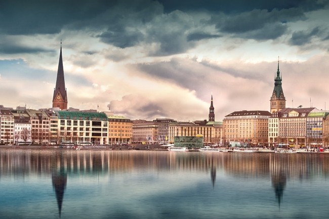 La ville de Hambourg réfléchit à un plan de migration de Microsoft vers les solutions Open Source. (Crédit Photo : Tabor/Pixabay)