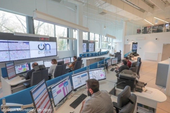 Le poste de pilotage connect de OnDijon centralise les oprations sur les 23 communes de la mtropole dijonnaise. 