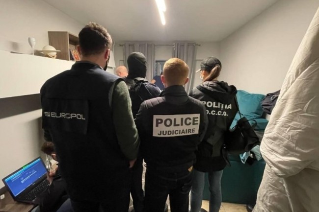 Les forces de police ont mené plusieurs opérations pour arrêter des affiliés à Revil. (crédit : Europol)