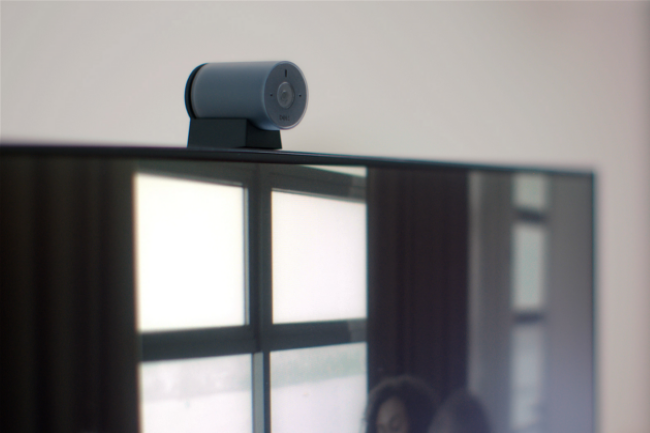 Dell a présenté un prototype de webcam semblable à son modèle existant UltraSharp. (Crédit : Dell)