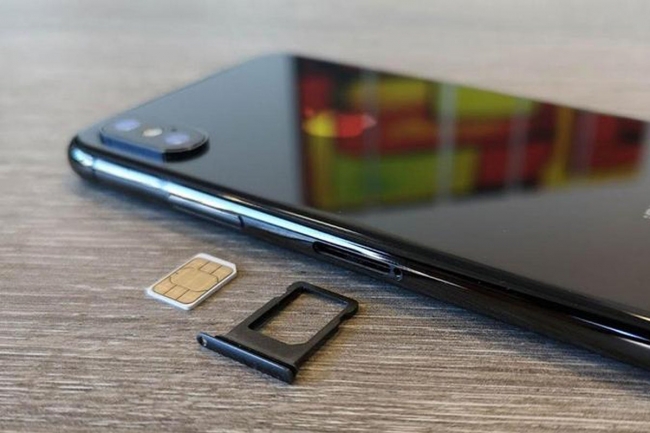 Le lecteur de carte SIM devrait tout d'abord disparaitre sur les iPhone pro 15, attendus en 2023. (Crédit IDG)