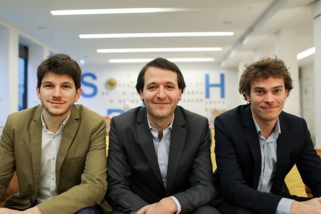 (de gauche à droite) Ivan Schneider, Stanislas Niox-Chateau et Jessy Bernal ont co-fondé Doctolib en 2013. (Crédit : Doctolib)
