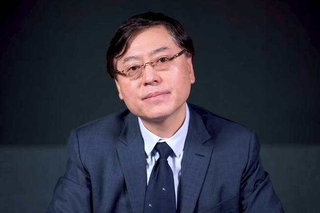 Yuanqing Yang, actuel CEO de Lenovo, a annoncé lors de l'événement annuel de la firme vouloir embaucher 12 000 personnes en R&D. (Crédit : Lenovo)