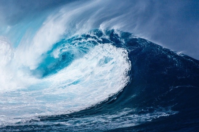 Une quipe du MIT a travaill sur un modle  base de machine learning pour mieux comprendre le dferlement des vagues. (Crdit Photo: Schferle/Pixabay) 
