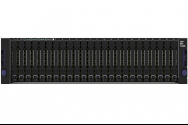 Reposant sur une paire de contrôleur AMD Epyc Rome 7642, l'ESS 3500 d'IBM a été conçu pour accompagner les traitements IA en HPC. (Crédit IBM)