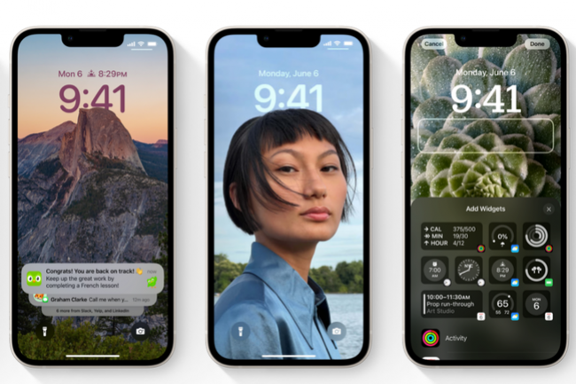 Apple révise complètement l'écran de verrouillage de ses appareils sous iOS 16, notamment avec la possibilité de personnaliser les styles de police et afficher un ensemble de widgets pour obtenir des informations en un clin d'œil. (Crédit : Apple)