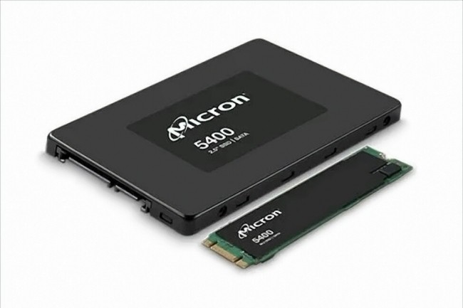 Les SSD SATA 5400 de Micron sont disponibles avec les format M.2 et 2,5 pouces. (Crédit Micron)
