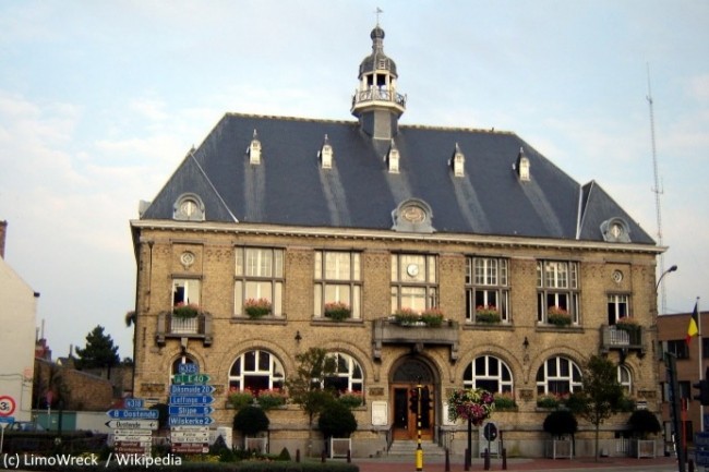 La ville de Middelkerke (ici : l’hôtel de ville) est située en Belgique, près d’Oostende.