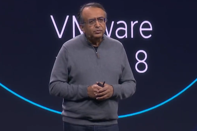 A l'occasion de sa keynote inaugurale, Raghu Raghuram, CEO de VMware a brièvement évoqué le rachat par Broadcom avant de se focaliser sur les annonces produits. (Crédit Photo : VMware)