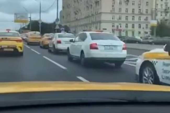 Un pirate a r�ussi � envoyer plusieurs taxis russes au m�me endroit � Moscou provoquant ainsi un embouteillage. (Cr�dit Photo: DR)