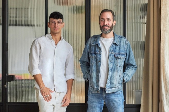 (De gauche à droite) Anthony Lio, chef de produit Bump et Sébastien Charrier, dirigeant de Bump ont co-fondé l'entreprise en 2020. (Crédit : Bump)