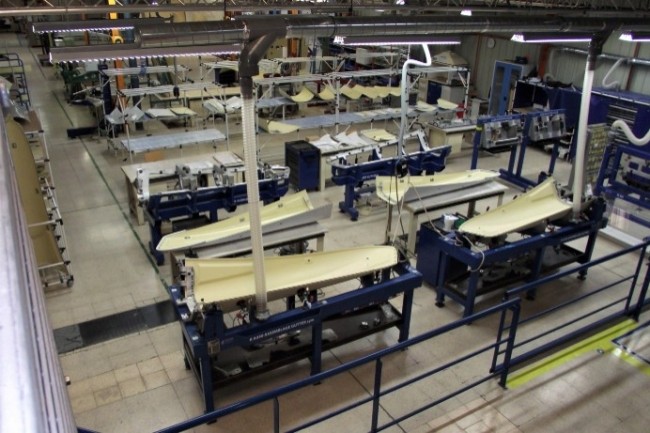 Eléments de voilure et de fuselage type Karmans/Fairings assemblés dans l'usine d'Ajaccio de Corse Composites Aéronautiques. (Crédit : DR)
