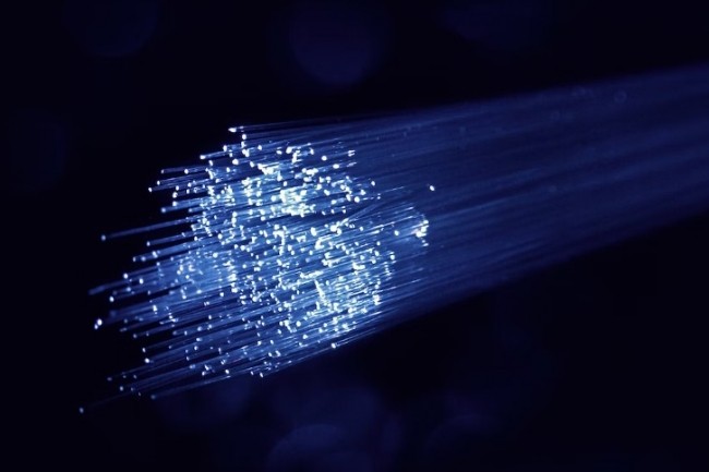 Alors que Free sort du lot en termes de performances de connexion Internet en fibre optique, Bouygues Telecom se défend bien en xDSL ou câble selon nPerf. (crédit : Denny Müller / Unsplash)