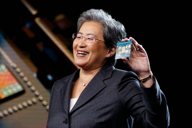 Alors que les ventes globales de puces x86 subissent un net ralentissement, la CEO d'AMD, Lisa Su, réussit à gagner des parts sur le marché des serveurs avec ses CPU Epyc. (Crédit AMD)