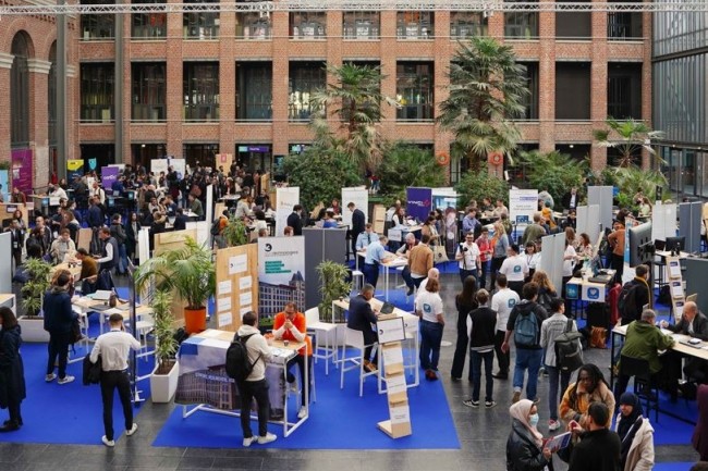Le forum TalentFair réunit à Lille des start-ups, des étudiants et des professionnels à la recherche d'une opportunité entrepreneuriale dans l’IT. (Crédit photo : Euratechnologies) 