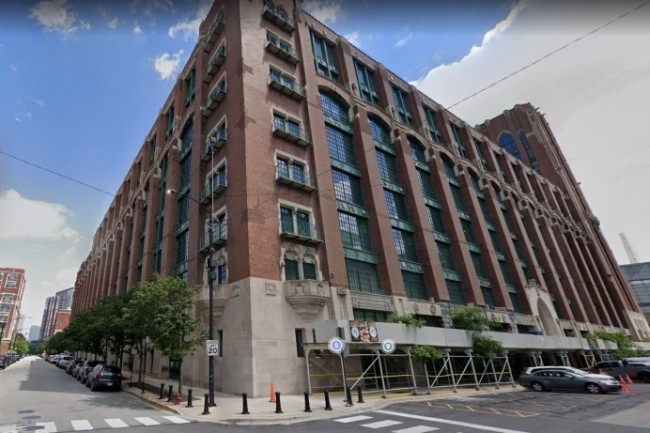Le bâtiment hébergeant le datacenter Deft à Chicago, la ville qui abrite également le siège social de Basecamp. (Photo : Google)