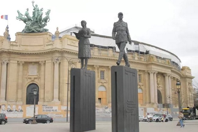 Snap propose  partir du 8 mars des statues virtuelles de femmes franaises clbres visibles grce  la ralit augmente. (Crdit Photo: Snapshat)