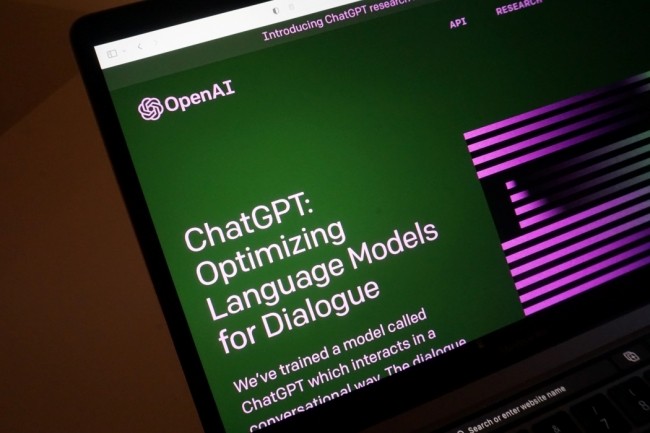 Après un emballement pour l'agent conversationnel d'OpenAI, les premières mesures tombent sur ChatGPT, jugé non conforme au RGPD. (Crédit : Unsplash)