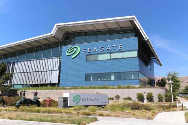 Seagate a ngoci un accord avec le Dpartement du commerce  300 M$ pour ne pas avoir respect les contrles  l'export et continu  commercer avec Huawei. (Crdit Photo : CoolCaesar/Wikipedia)