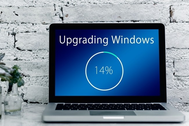 A partir du 13 juin, le support de l'édition 21H2 de Windows 10 est terminé. Microsoft veut en profiter pour forcer les utilisateurs à migrer vers la version 22H de Windows ou vers Windows 11. (Crédit Photo : Geralt/Pixabay)