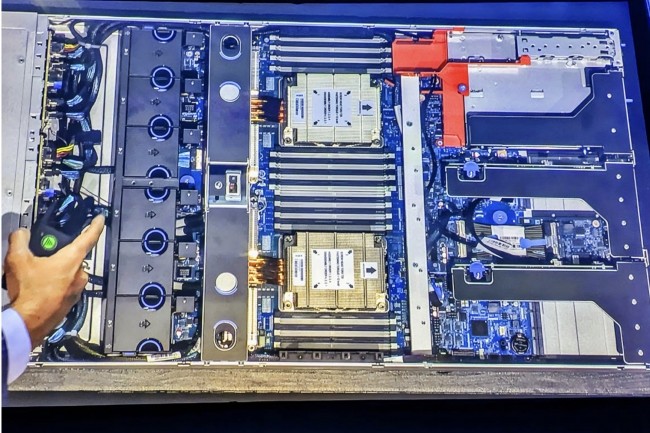 Les puces AmpereOne de 192 cœurs d'Ampere reposent sur le set ARM ISA. (Crédit : Ampere)