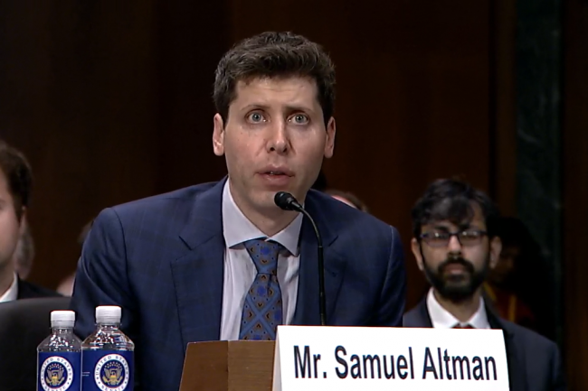 Sam Altman a été auditionné par le Sénat le 16 mai dernier concernant la surveillance et les règles pour l'intelligence artificielle. (Crédit : Comité judiciaire sénatorial des Etats-Unis)