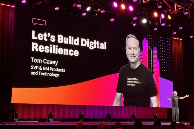Tom Casey, senior vice-président produit et technologie chez Splunk, lors de la seconde keynote de la conférence Splunk 2023 à Las Vegas. (Crédit Splunk)