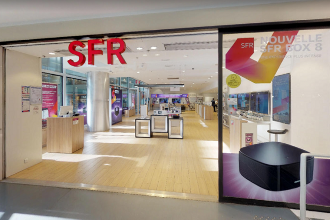 En France, SFR dispose de plus de 500 boutiques. Ici, celle des Halles, au cœur de Paris. (Crédit photo : SFR)