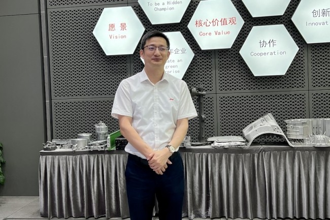 Cest notre troisime usine  devenir intelligente et la premire avec de la 5G ds2020, nous a expliqu Zhang Shuai, le DSI de IKD Ningbo. (Crdit S. L.).