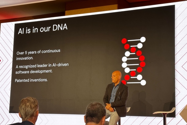 « L’IA est dans notre ADN » a déclaré Paulo Rosado, CEO d’Outsystems lors de l'ouverture de l'événement NextStep Exec de l'éditeur à Cascais. (Crédit : Outsystems)