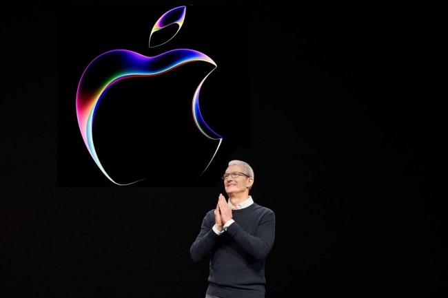 Tim Cook a déclaré que, depuis des années, Apple travaillait sur la technologie de l'IA générative. Toutefois, l'entreprise n'est pas la seule, à l'instar d'autres géants de la technologie qui ont fait de même. (Crédit : Apple/Foundry)