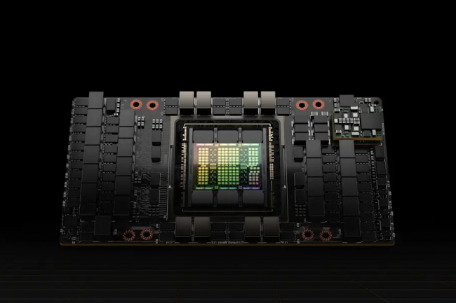 L'accélérateur H100 de Nvidia ne pouvant pas être commercialisé en Chine, Nvidia a trouvé une parade en fabricant des puces spécifiques moins perfotmantes. (crédit : Nvidia)