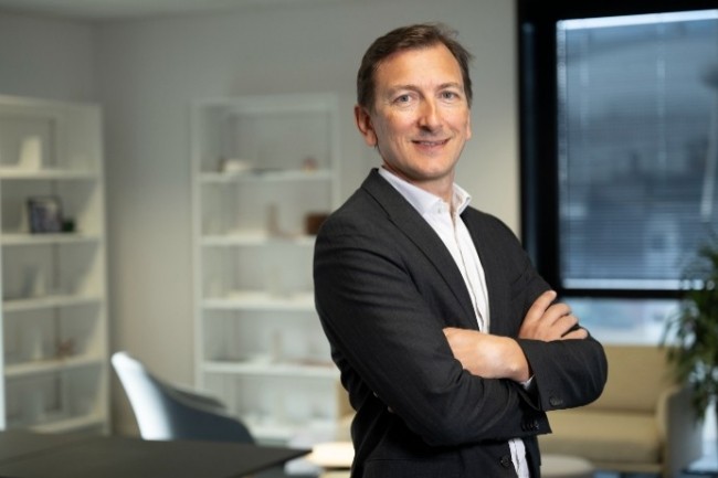Jean Laborde, directeur digital de L'Oréal, dans ses anciens bureaux de Fnac Darty. (Photo : Thomas Léaud)