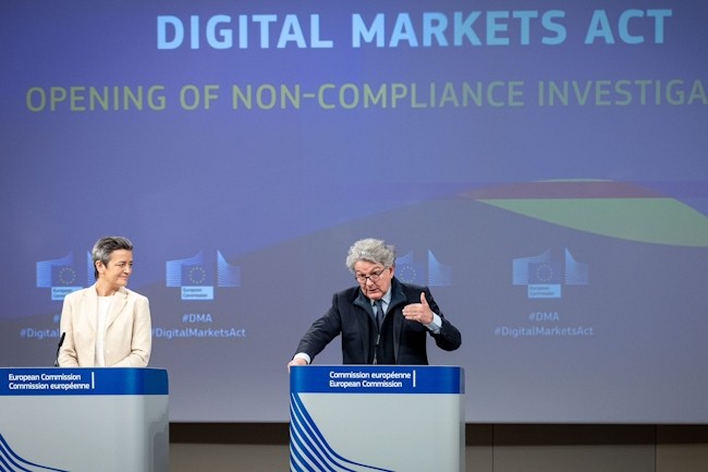 Les commissaires europens Thierry Breton et Margrete Vestager ont annonc le lancement de 5 enqutes contre Meta, Apple et Alphabet dans le cadre du DMA. (Crdit Photo : Commission europenne)