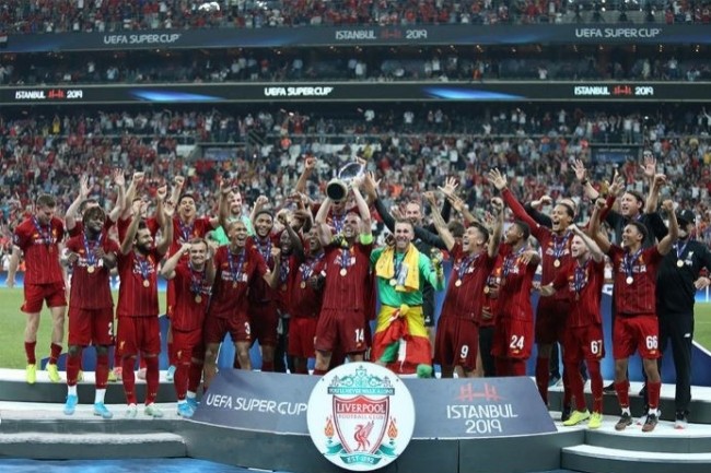 La victoire de Liverpool en Supercoupe de lUEFA en 2019. Une anne o le club, n en 1892, a remport la Ligue des champions, aprs stre qualifi miraculeusement en demi-finale grce  un corner victorieux. (Photo : MojNews / CC BY-4.0)