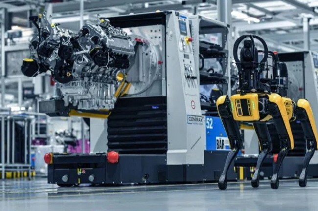 Le chien-robot Spotto parcoure une usine de moteurs BMW pour collecter de la data pour le jumeau numrique du site.(Photo BMW)