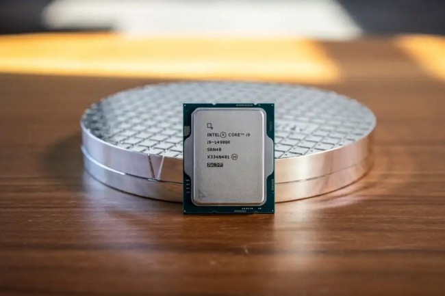 Intel impute le problme d'instabilit  la tension et au microcode, un correctif sera bientt disponible. (Crdit Foundry/Adam Patrick Murray)