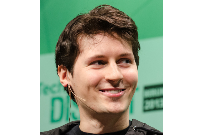 Pavel Durov, CEO et co-fondateur de Telegram, a t interpell  la sortie de son avion au Bourget. (Crdit Photo: Techcunch Disrupt/Wikipedia))