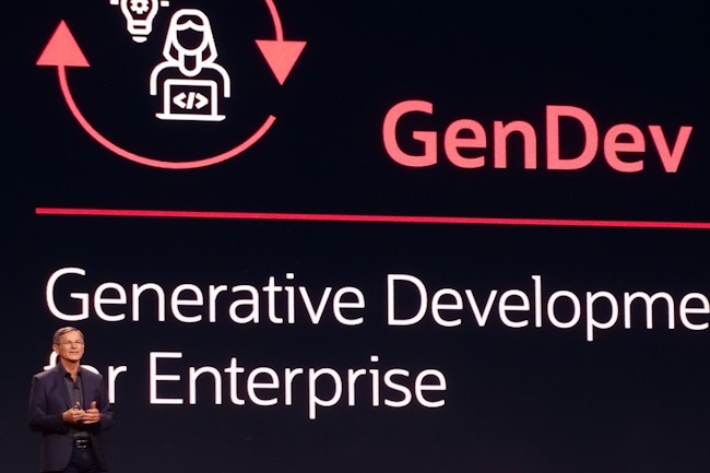 Oracle a prsent le service GenDev combinant Database 23ai et des fonctionnalits supplmentaires pour aider les dveloppeurs  crer leurs applications IA. (Crdit Photo: JC)