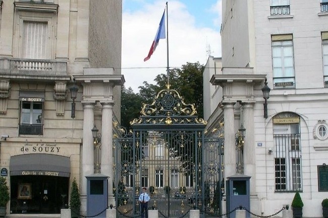 Le portail du ministre, place Beauvau. La solution GESTT doit  terme couvrir les besoins de 150 000 agents. (Photo : Gzen / CC BY-SA 4.0)