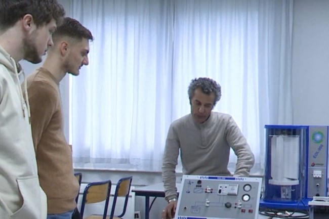 Les tudiants de l'Esiee-IT sont forms  diffrents domaines technologiques lis  l'industrie comme l'lectronique, la robotique ou la domotique. (Crdit : Esiee-IT)