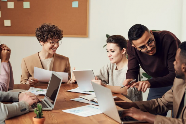 Recruter des femmes n'est pas qu'un impratif moral mais un avantage stratgique Alona Geckler, vice-prsidente senior des oprations commerciales et directrice du personnel d'Acronis. (crdit : Fauxels/Pexels)