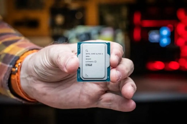 Intel doit encore : les performances des premiers processeurs Core Ultra 200S Arrow Lake sont loin des promesses annonces. (Crdit Alex Esteves)