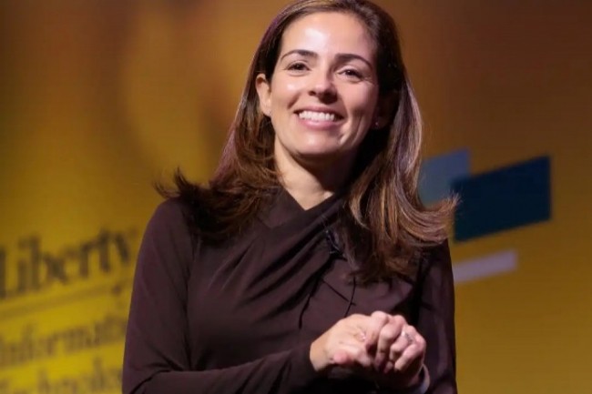  Nous formons nos dirigeants aux principes fondamentaux de lIA,  notre utilisation des modles de donnes ou  notre approche de la dette technique , dit Monica Caldas, global CIO de Liberty Mutual Insurance. (Photo : Liberty Mutual) 