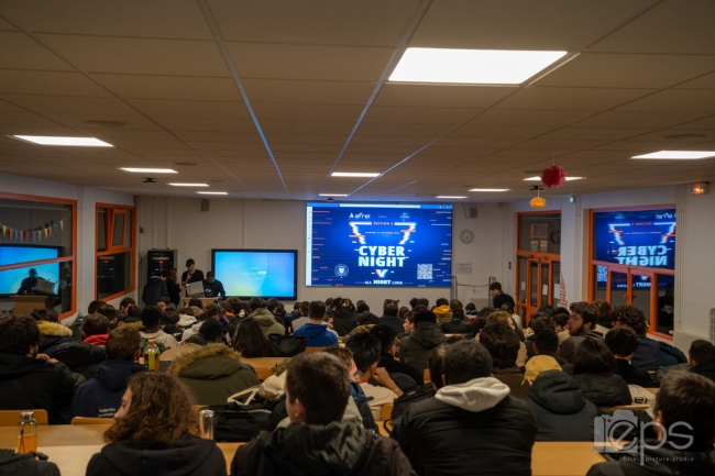 Le traditionnel CTF de la Cybernight fait peau neuve cette anne en proposant aux tudiants de concourir sur les deux campus de lEfrei. (Crdit : Efrei)