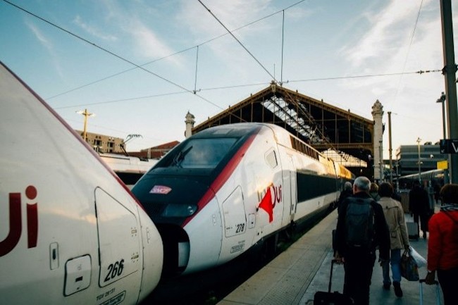 Le RCU, et ses 122 millions de fiches clients, constituent un actif critique pour la SNCF dans le cadre de louverture  la concurrence du rail. (Photo : Christian Lue/Unsplash) 