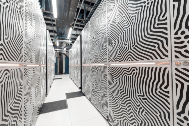 Telex : Le HPC exascale Jupiter inauguré, Onepoint rachète In-IT, OpenAI concurrence Linkedin