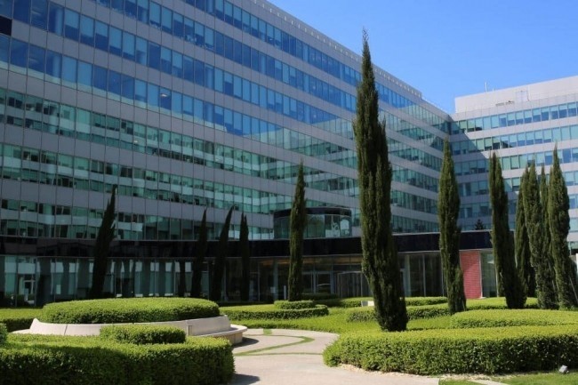 Affaibli, Atos (ci-dessus le sige social de Bezons) envisage de rduire encore ses effectifs en France. (Crdit: Atos)